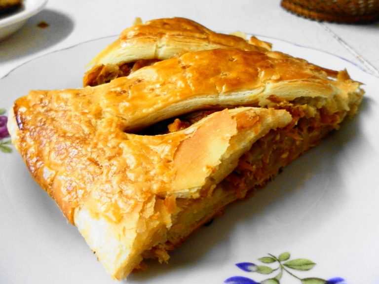 Пирог с капустой — 8 быстрых и вкусных рецептов приготовления Пирог с капустой — 8 быстрых и вкусных рецептов приготовления