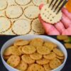 ДОМАШНИЕ СОЛЕНЫЕ КРЕКЕРЫ С МАКОМ И СЫРОМ