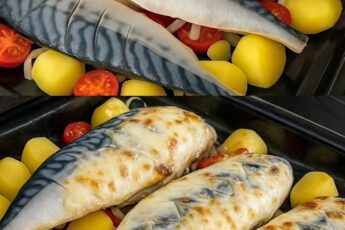 СКУМБРИЯ С КАРТОШКОЙ В ДУХОВКЕ