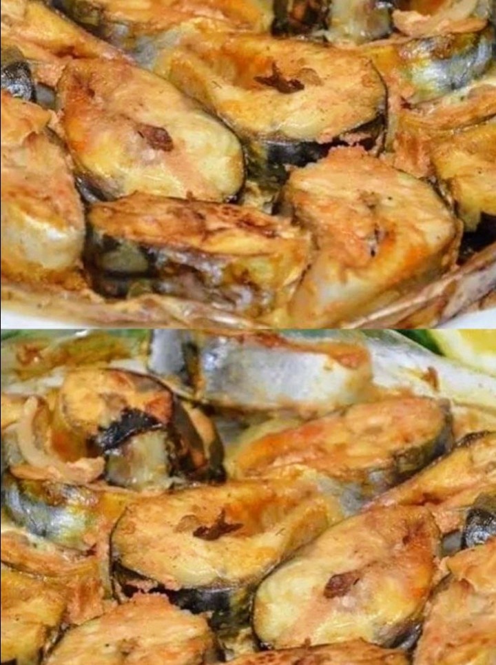 Рыбка просто тает во рту! Получается изумительной, нежной, сочной - просто пальчики оближешь! Чтобы приготовить такую необходимо минимум времени и усилий, а результат оценят все без исключения!!!