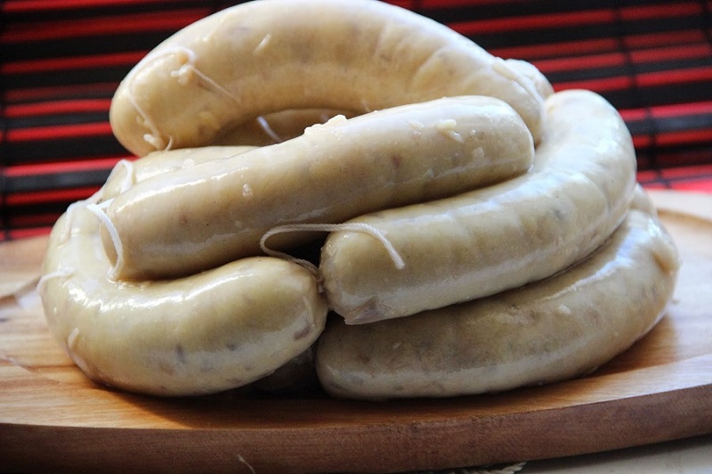 Картофельная колбаска — вкусно, доступно, сытно. Невозможно пройти мимо такой вкусноты.