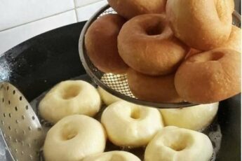САМЫЕ ВКУСНЫЕ ПОНЧИКИ!Это самые вкусные пончики... которые я ела!