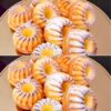 Сырники, но не как обычно! Нежные, ароматные, с румяной корочкой — и всё это в форме кексов! 😍 Одно простое изменение — и привычный завтрак превращается в изысканный десерт к чаю