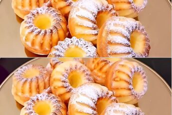 Сырники, но не как обычно! Нежные, ароматные, с румяной корочкой — и всё это в форме кексов! 😍 Одно простое изменение — и привычный завтрак превращается в изысканный десерт к чаю
