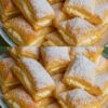 ПИРОЖНЫЕ «НАПОЛЕОНЧИКИ» Это просто мини-взрыв вкуса 🧁 ПИРОЖНЫЕ «НАПОЛЕОНЧИКИ» Получаются нежными, слоистыми и такими вкусными, что съедаются мгновенно!